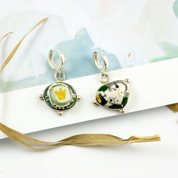 BON BON Green color dangle earrings with a gold crown