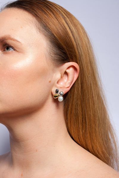 Asymmetrical earrings with pearls and ceramics