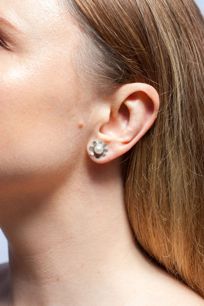 Silver stud flower earrings with white round freshwater pearls