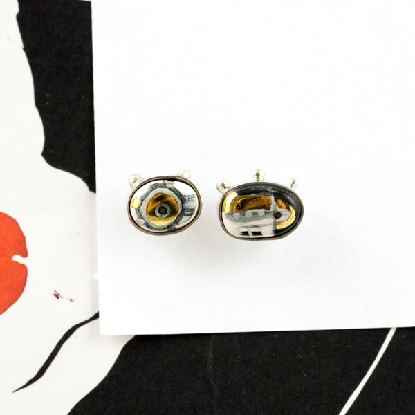 White and black ABSTRACT earrings with fine metal lusters