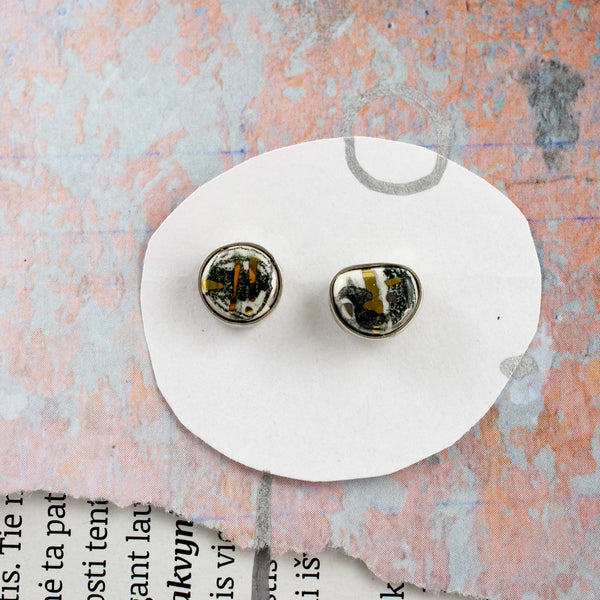 Ceramic stud silver earrings ABSTRACT with gold lines