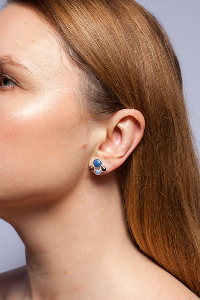 Blue shades bubble earrings with platinum luster