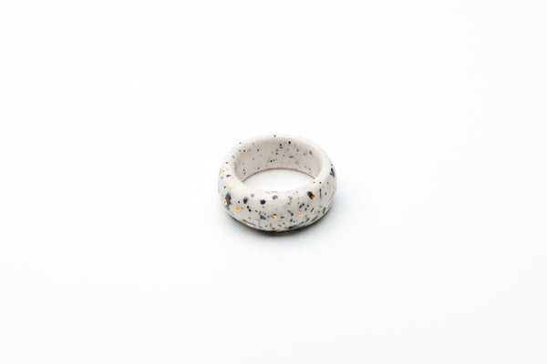 17.5 dydžio keramikos žiedas Ammit