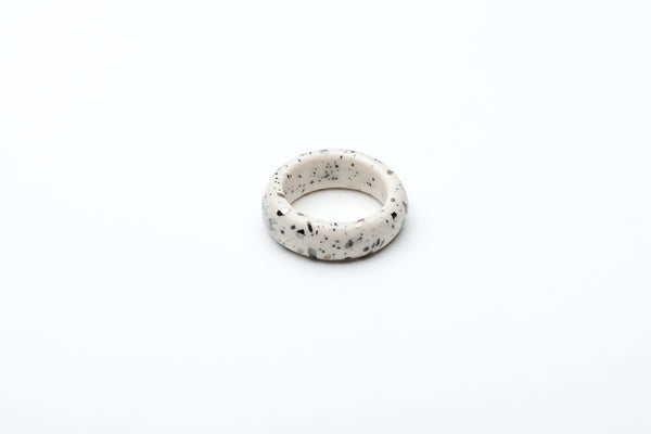 17 size ceramic ring Bona Dea