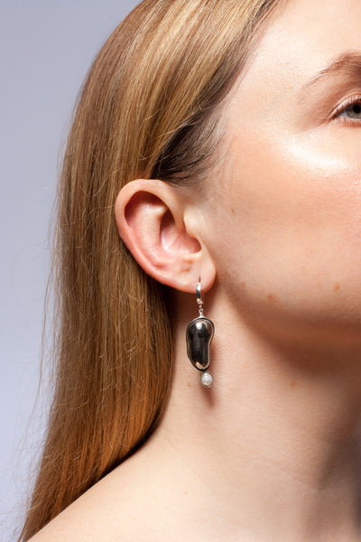 DROPS dangle earrings with freshwater pearls