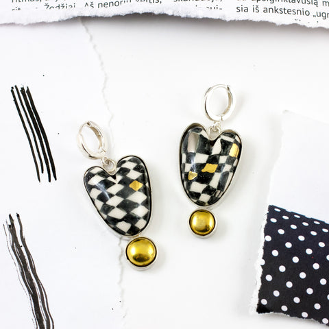 Dangle mismatched checked heart shaped silver earrings