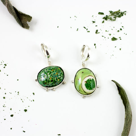 BON BON Green color dangle earrings with gold lines