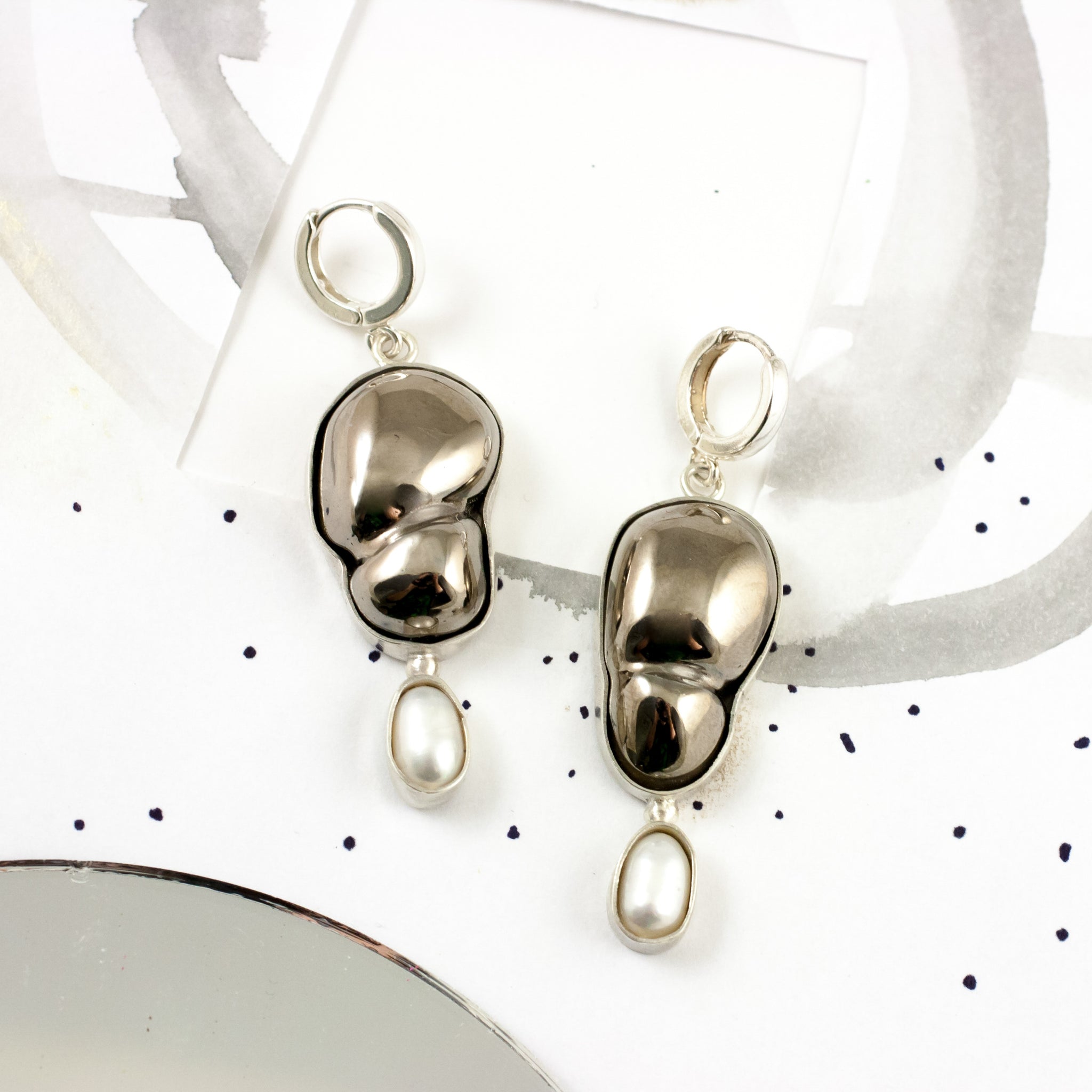 DROPS long dangle earrings with freshwater pearls