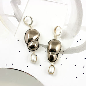 DROPS long dangle earrings with freshwater pearls