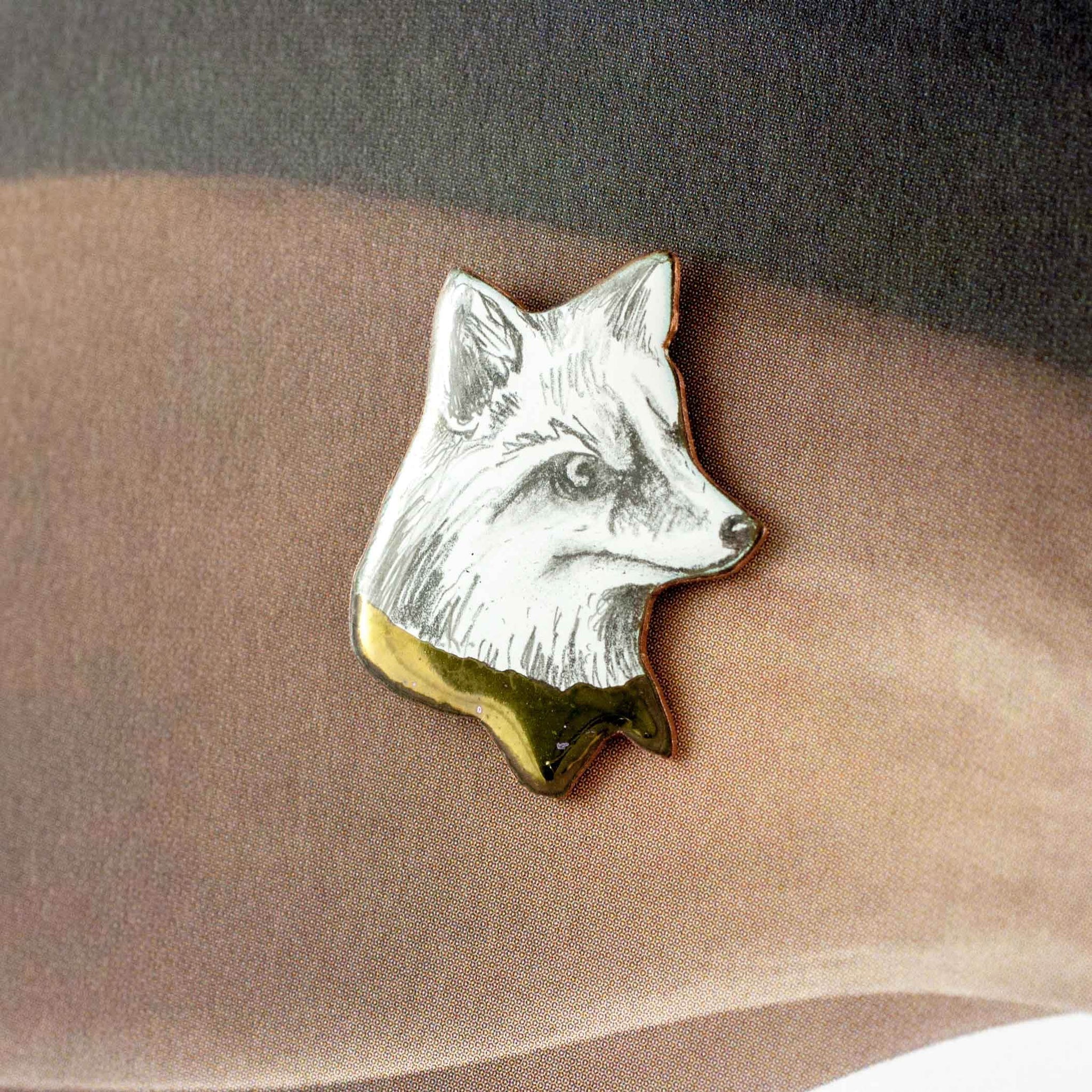 Enamel pin Fox with a gold collar - Aiste Jewelry